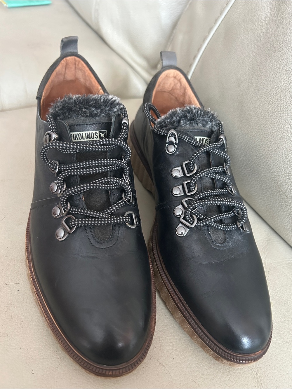 PIKOLINOS Black Leather Men's Oxford casual shoes with Fur Collar